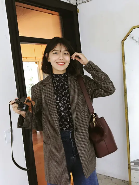 "Setelah debut, kemampuan masing-masing personel mulai terlihat, lebih dari kemampuan kami sebagai tim. Jadi aku terus bertanya pada diriku sendiri, 'apa yang kukuasai?'," lanjutnya. (Foto: instagram.com/hotsootuff)