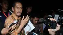 Wakil Ketua KPK, Adnan Pandu Praja, pada Rabu (28/5/14), menyatakan Anggito Abimanyu diduga turut melakukan pelanggaran dalam kasus haji dan bisa ditetapkan sebagai tersangka selanjutnya. (Liputan6.com/Helmi Fithriansyah)
