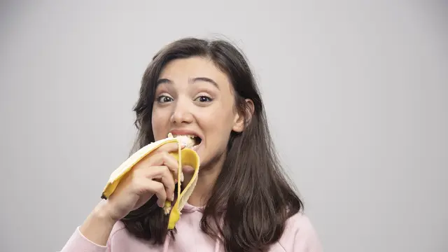 Makan makanan yang sehat dan bernutrisi