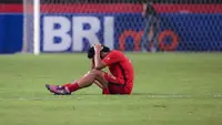Persija Jakarta kembali menuai hasil imbang saat bermain sama kuat 1-1 menghadapi tamunya Barito Putera pada laga pekan ke-15 BRI Liga 1 2023/2024 di Stadion Patriot Candrabhaga, Bekasi, Sabtu (7/10/2023) malam WIB. Macan Kemayoran unggul terlebih dahulu lewat gol Ryo Matsumura saat laga berjalan 29 menit. Barito Putera baru mampu menyamakan skor 1-1 pada menit ke-68 melalui aksi sundulan kepala Renan Alves. Hasil ini menjadi kali kedelapan Persija meraih hasil imbang dan ketiga beruntun dalam tiga laga terakhir yang menjadikan Persija layak dijuluki tim spesialis imbang. (Bola.com/Bagaskara Lazuardi)