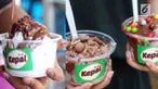 Warganet menyikapi fenomena es kepal yang naik daun dengan memberikan kicauan lucu seolah menjadi makanan lain yang nyinyir.