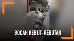Seorang bocah cilik mengendarai motor dengan kecepatan tinggi. Padahal ukuran motor yang dikendarai pun tak sesuai dengan ukuran tubuhnya. Namun tiba-tiba bocah tersebut kehilangan kendali yang menyebabkan dirinya jatuh dari motor.