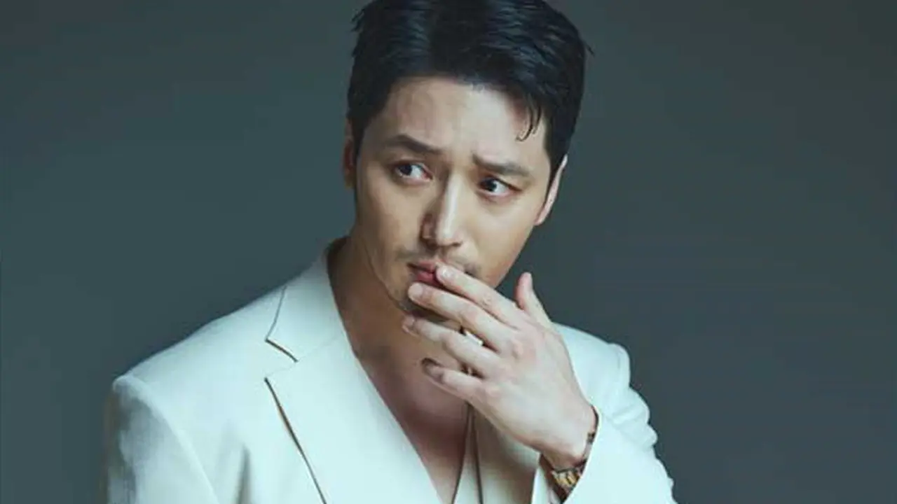 Byun Yo Han dalam drakor Black Out. (MBC via Soompi)