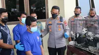 Polres Pandeglang Tangkap Dua Penjual Brung Dilindungi Dari Taman Nasional Ujung Kulon. (Sabtu, 06/11/2021). (Dokumentasi Polres Pandeglang).