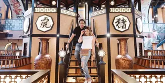 Rumah tangga Ayu Dewi dan Regi Datau selama ini selalu terlihat harmonis. Namun siapa sangka, di balik itu semua, pernah ada rencana bercerai di antara mereka. Hal tersebut diungkap Ayu dalam Channel YouTube-nya. (Instagram/mrsayudewi)