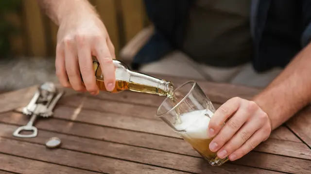 Ilustrasi Alkohol