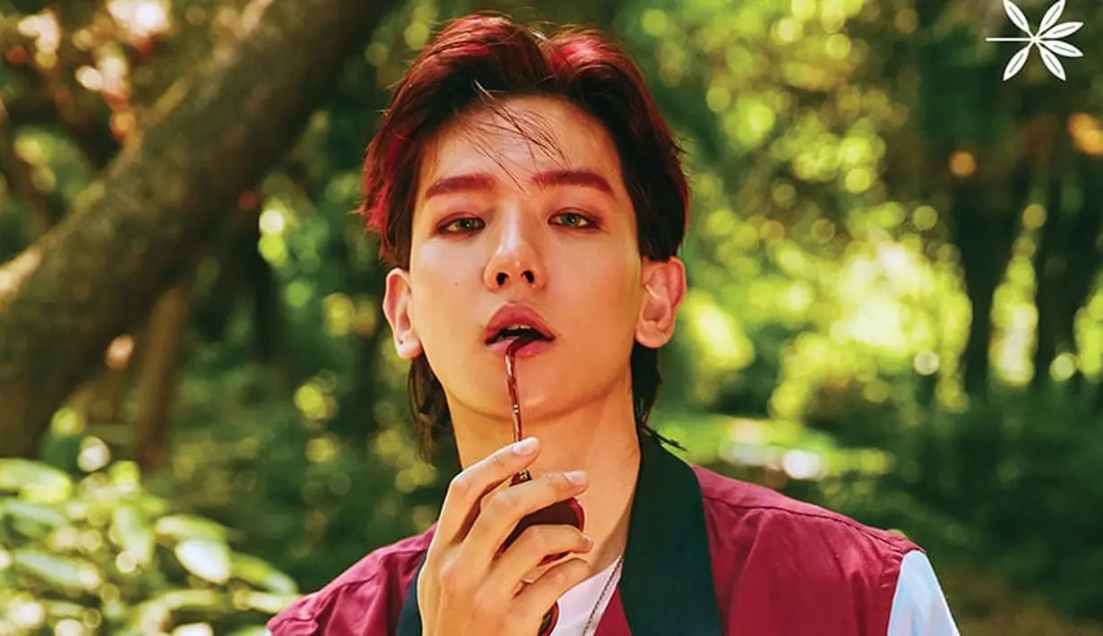 Rencananya produk uniseks ini akan dirilis pada 1 Juli mendatang dengan koleksi yang akan diluncurkan secara bulanan. Siapa yang menyangka jika langkah Baekhyun ini menjadi sorotan Vogue. (Foto: Soompi.com)