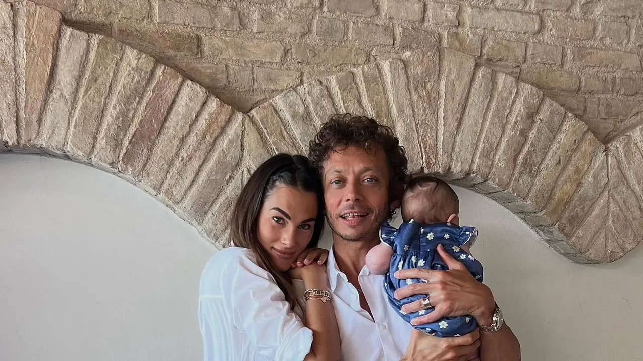 Sudah Jadi Orang Tua, Ini 5 Potret Valentino Rossi Bersama Buah Hati
