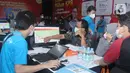 Konsumen memilih unit klaster Hive @ Himalaya dan Hive @ Parc di Lippo Karawaci Barat, Tangerang, Sabtu (30/10/2021). Klaster dengan target pasar kaum urban milenial yang menyukai simplicity dan space multifungsi mengusung konsep one stop living. (Liputan6.com/HO/Firdi)