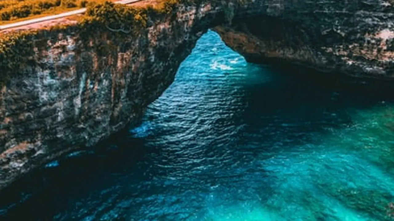 Broken Beach.