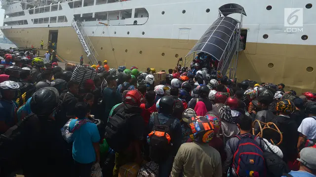 Ribuan Peserta Ikuti Mudik Gratis Kemenhub dengan Kapal Laut
