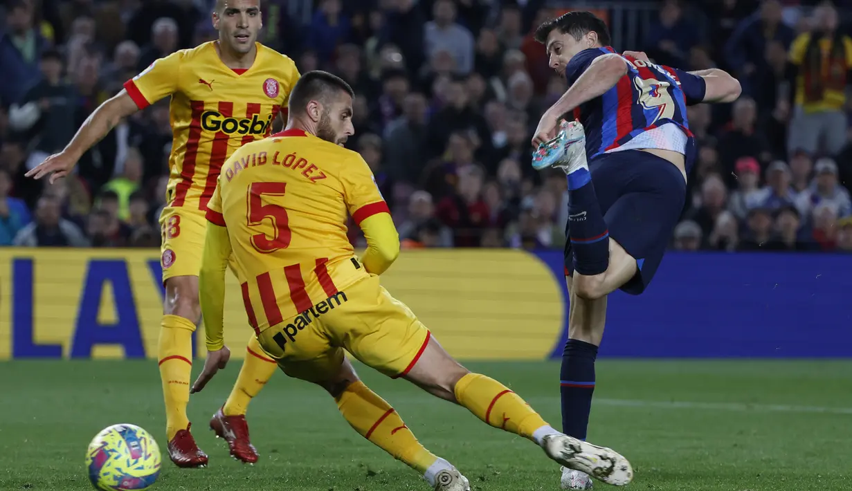 Akibat hasil imbang ini, Barcelona gagal menjauhi Real Madrid dengan keunggulan lebih besar di klasemen Liga Spanyol. (AP Photo/Joan Monfort)