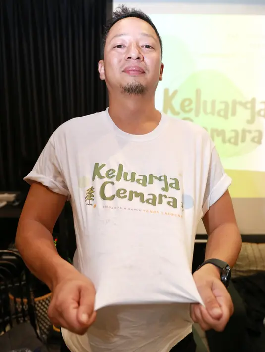 "Film ini buat saya membuat hirarki keluarga yang enggak kaku, agar bisa menjaga ikatan keluarga yang enggak kaku. Saya ingin jadi contoh keluarga gitu loh," kata Ringgo Agus Rahman. (Adrian Putra/Bintang.com)