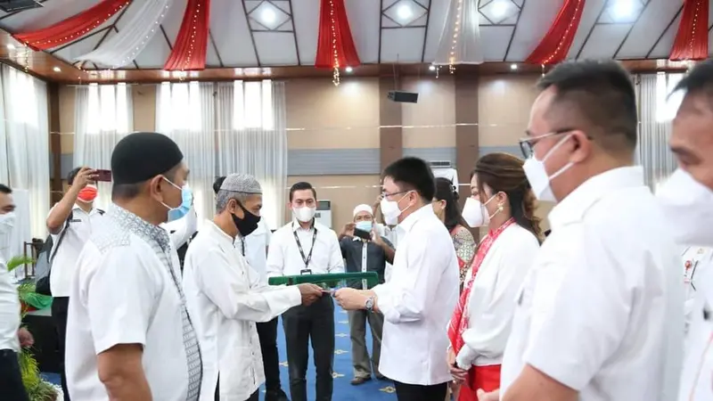Wali Kota Manado saat bertemu dengan para tokoh Islam di Manado.