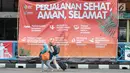 Penumpang saat ingin menaiki bus di Terminal Kampung Rambutan, Jakarta Timur, Rabu (14/6). Sebagian warga memilih mudik lebih awal untuk menghidari kemacetan pada puncak arus mudik lebaran nanti. (Liputan6.com/Yoppy Renato)