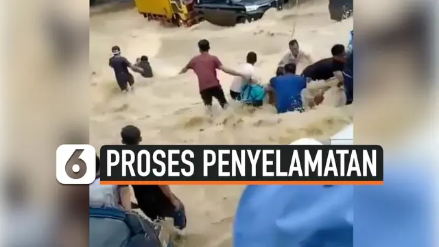 VIDEO: Detik-Detik Warga Hanyut Saat Proses Penyelamatan