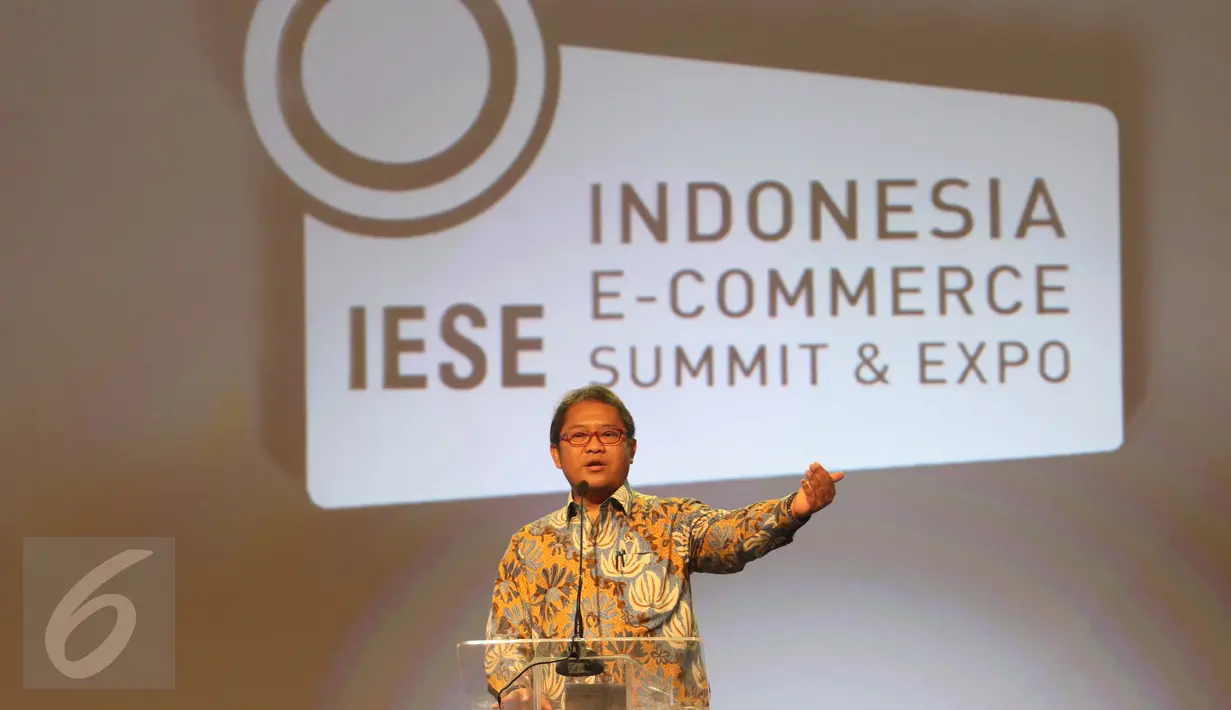 Menkominfo Rudiantara memberi sambutan saat pembukaan IESE 2017 di ICE BSD City, Tangerang Selatan, Rabu (9/5). Rudiantara menyampaikan potensi digital Indonesia sangat besar. (Liputan6.com/Angga Yuniar)