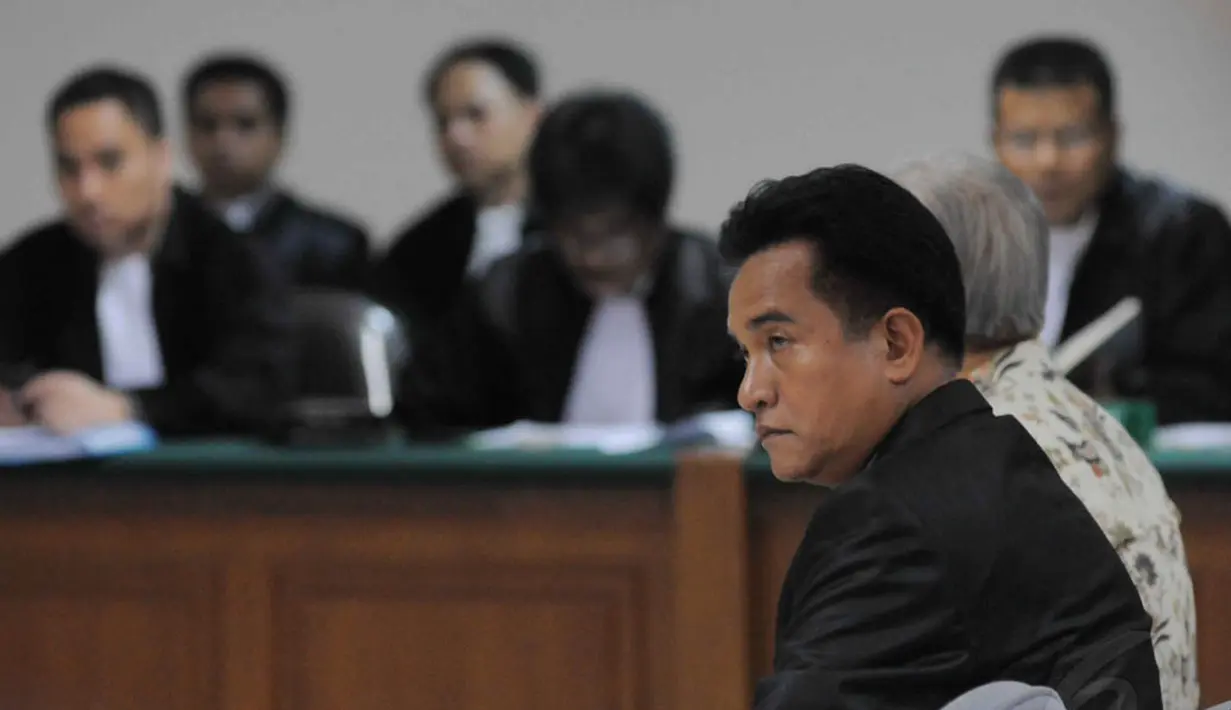 Dalam persidangan, Yusril menyampaikan penilaiannya mengenai kapan hak dan kewajiban anggota Dewan Perwakilan Rakyat sebagai penyelenggara melekat, Jakarta, (3/9/14). (Liputan6.com/Herman Zakharia)