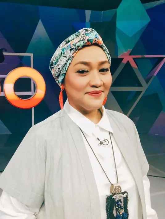 Potret Terbaru Tike Priatnakusumah (sumber: instagram/tikeprie)