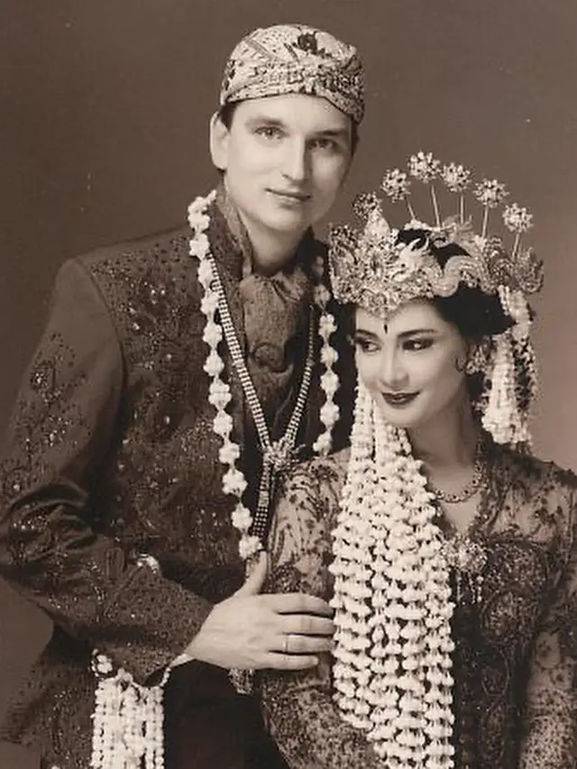 Rayakan 19 Tahun Menikah, Ini 6 Momen Mesra Maudy Koesnaedi dan Suami. (Sumber: Instagram/maudykoesnaedi)