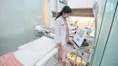Fasilitas di ruang tindak  RS EMC Poli Klinik Plastic Surgery & Aesthetic Center, Sentul, Jawa Barat, Senin (3/9). Poli klinik ini dapat melakukan non Invasive: Laser Treatment (Tatto Removal all Colour, Vagina Tightening). (Liputan6.com/Faizal Fanani)