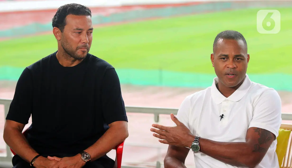 Di timnas Indonesia, Patrick Kluivert akan didampingi asisten pelatih Denny Landzaat dan Alex Poster. (Liputan6.com/Herman Zakharia)