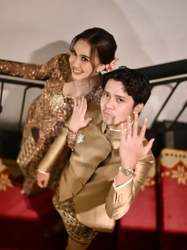 Anggun dalam Balutan Kebaya Bronze, 6 Gaya Raissa Ramadhani Saat Dilamar Aktor Arbani Yasiz Curi Perhatian
