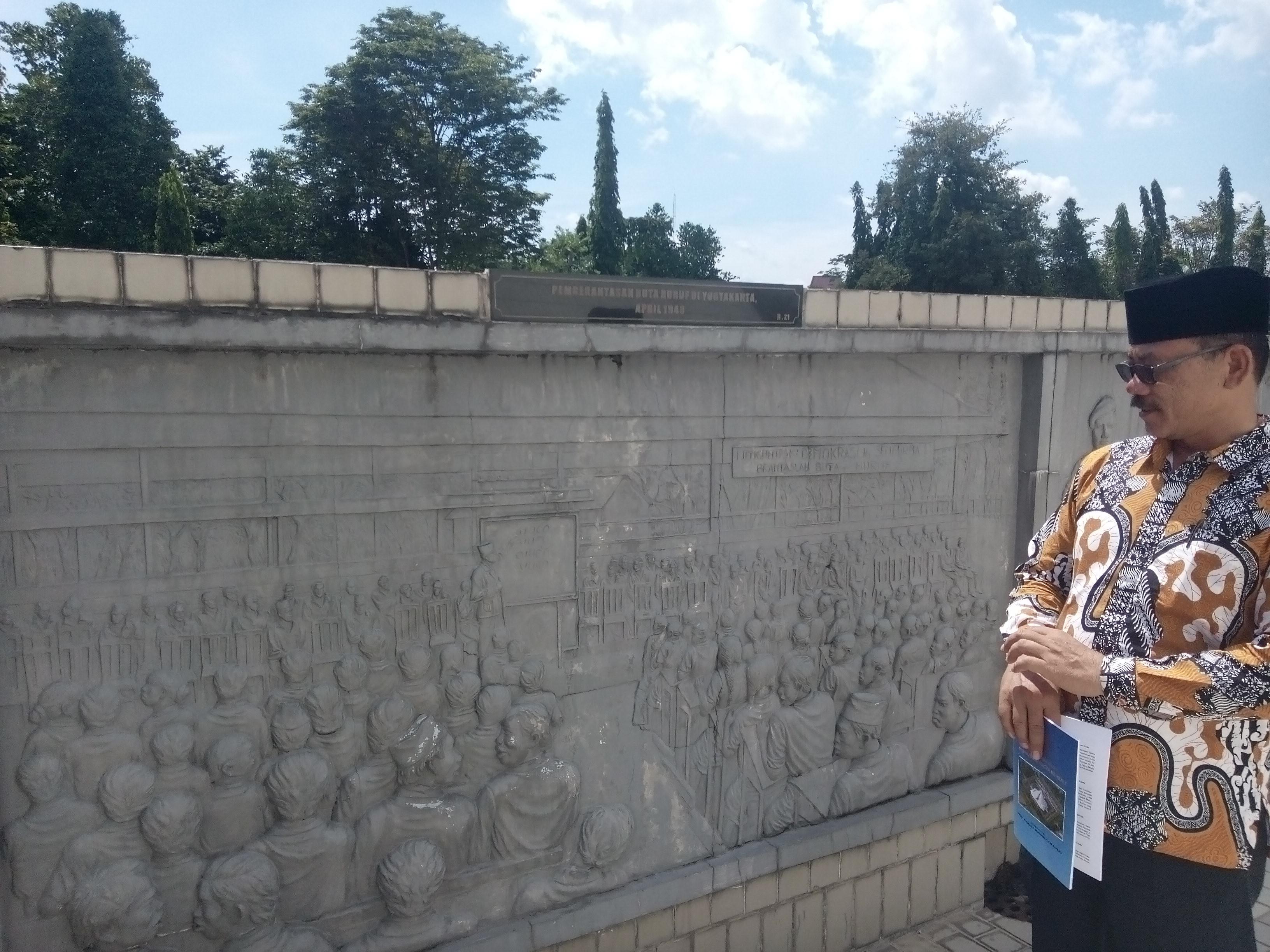 Topi Baja Tembus Peluru Buktikan Kiprah Pelajar dalam Perang - Regional Liputan6.com