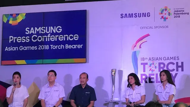 Dian Sastro dan Mikha Tambayong