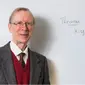 Andrew Wiles berhasil memecahkan persamaan matematika berumur 300 tahun atau yang lebih dikenal dengan teorema terakhir fermat.