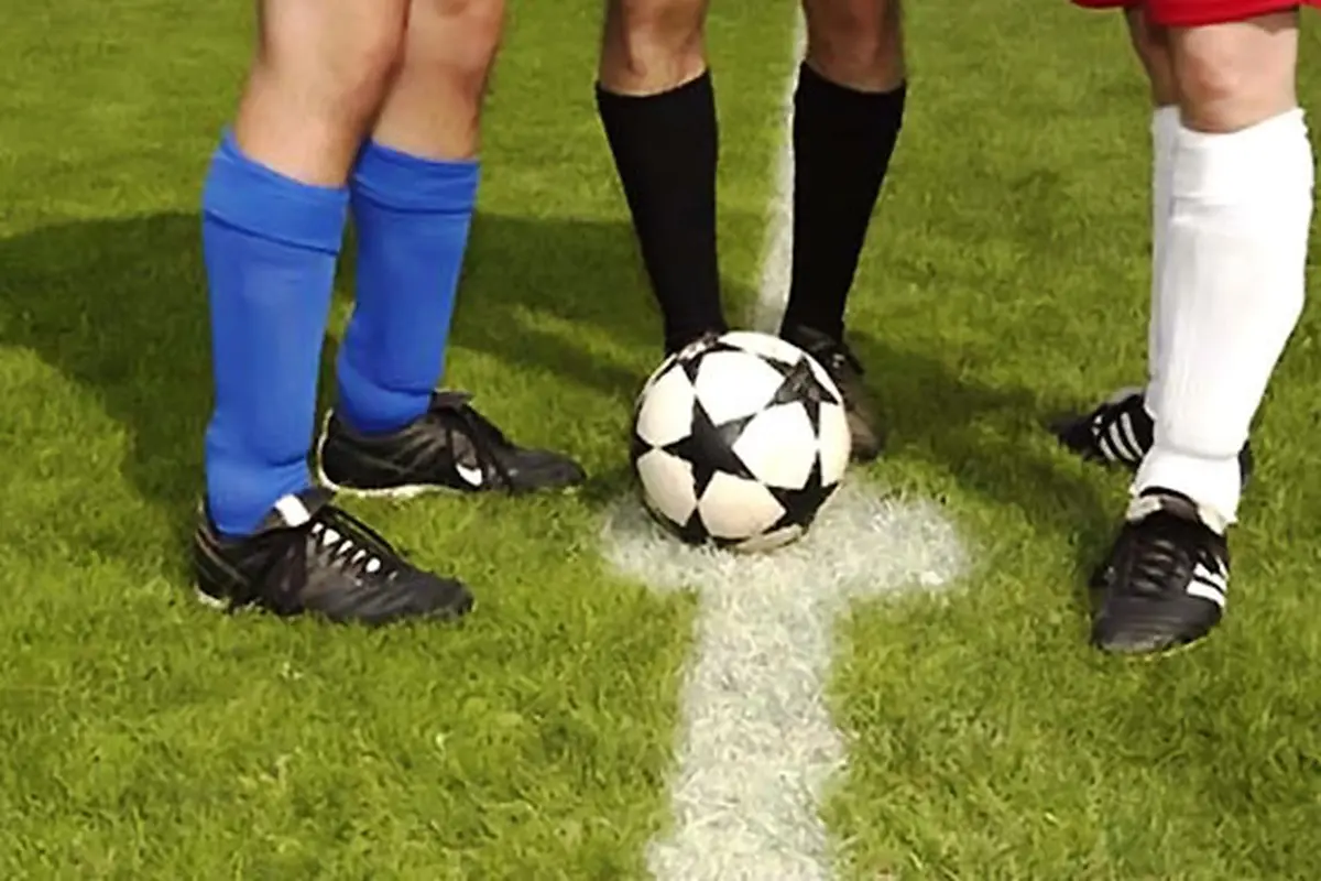 Ilustrasi Kick Off Sepak Bola