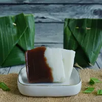 Kue mega mendung./Copyright shutterstock.com/g/Sriyana