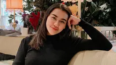 Pada akun Instagram pribadinya, Aaliyah Massaid kerap membagikan gaya OOTD. Ia juga sering terlihat mengunggah foto saat mengenakan baju berwarna hitam. (Liputan6.com/IG/@aaliyah.massaid)