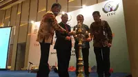 Duta Besar India untuk Indonesia, Pradeep Kumar Rawat (kiri), saat membuka "Hari Alumni India Indonesia", Kerja Sama Teknis dan Ekonomi India atau ITEC di Westin Hotel, Jakarta Selatan, Sabtu (5/10/2019). (Liputan6.com/Afra Augesti)