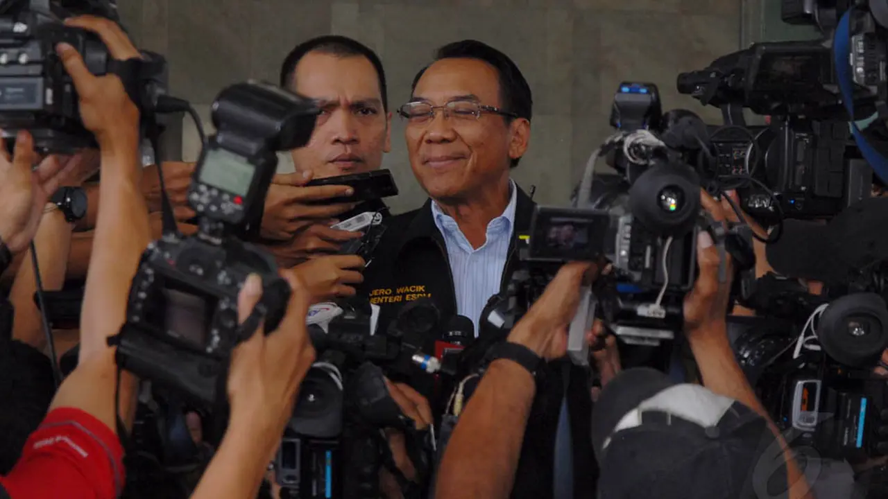 Senyum Jero Wacik Dalam Lingkaran Korupsi Migas