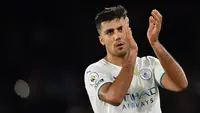 Di sektor gelandang bertahan ada nama Rodri yang selalu dipercaya Pep Guardiola. Pemain bernomor punggung 16 itu tampil disiplin di lini tengah Manchester City. (AFP/Ben Stansall)