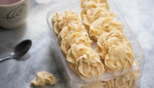 ilustrasi kue semprit sagu/copyright by Deasy Arfiani Arsyad (Shutterstock)