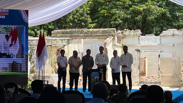 Menteri Koordinator Bidang Infrastruktur dan Pembangunan Kewilayahan Agus Harimurti Yudhoyono (AHY) dalam Konferensi Pers memanfaatkan aset lahan KAI, Senin (16/3/2026). (Liputan6.com/Gagas)