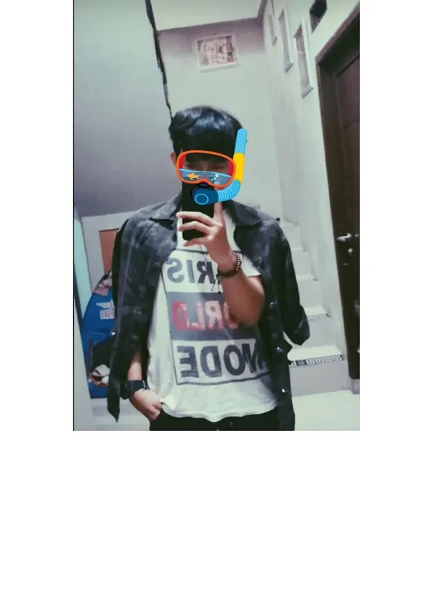 Pria Ini Minta Edit Foto Temannya Hilang, 7 Hasilnya Kocak Abis