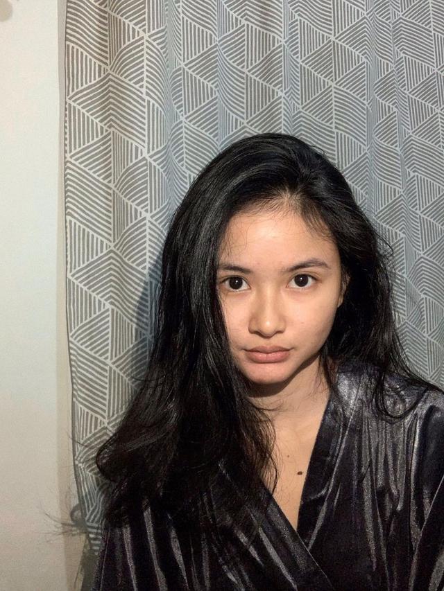 7 Potret Adinda Azani Pemeran Suster El saat Tanpa Makeup, Tetap Menawan