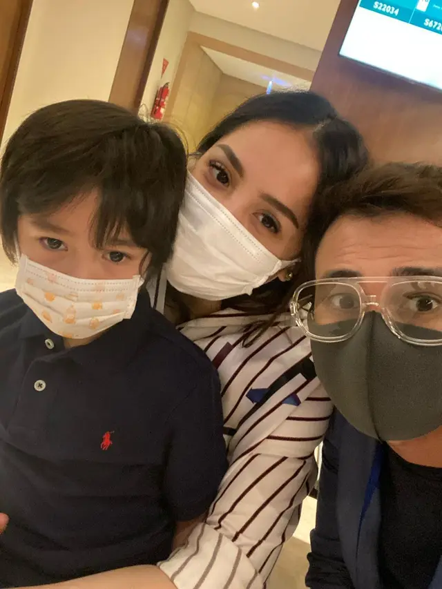 6 Momen Rafathar Jalani Sunat, Langsung Pakai Celana