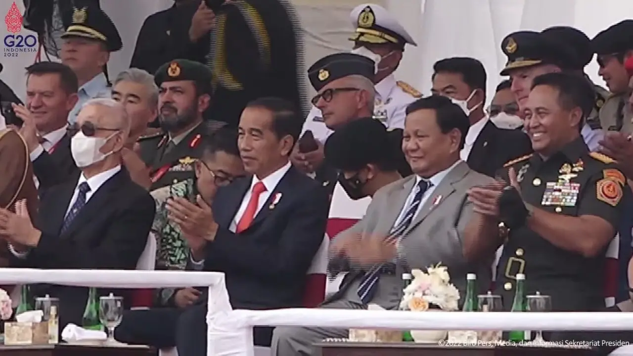 Presiden Jokowi menghadiri pameran Indo Defence 2022 Expo dan Forum di Jakarta International Expo Kemayoran Jakarta Pusat, Rabu (2/11/2022).