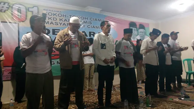 Deklator relawan kemenangan Jokowi di Ciamis saat doa bersama