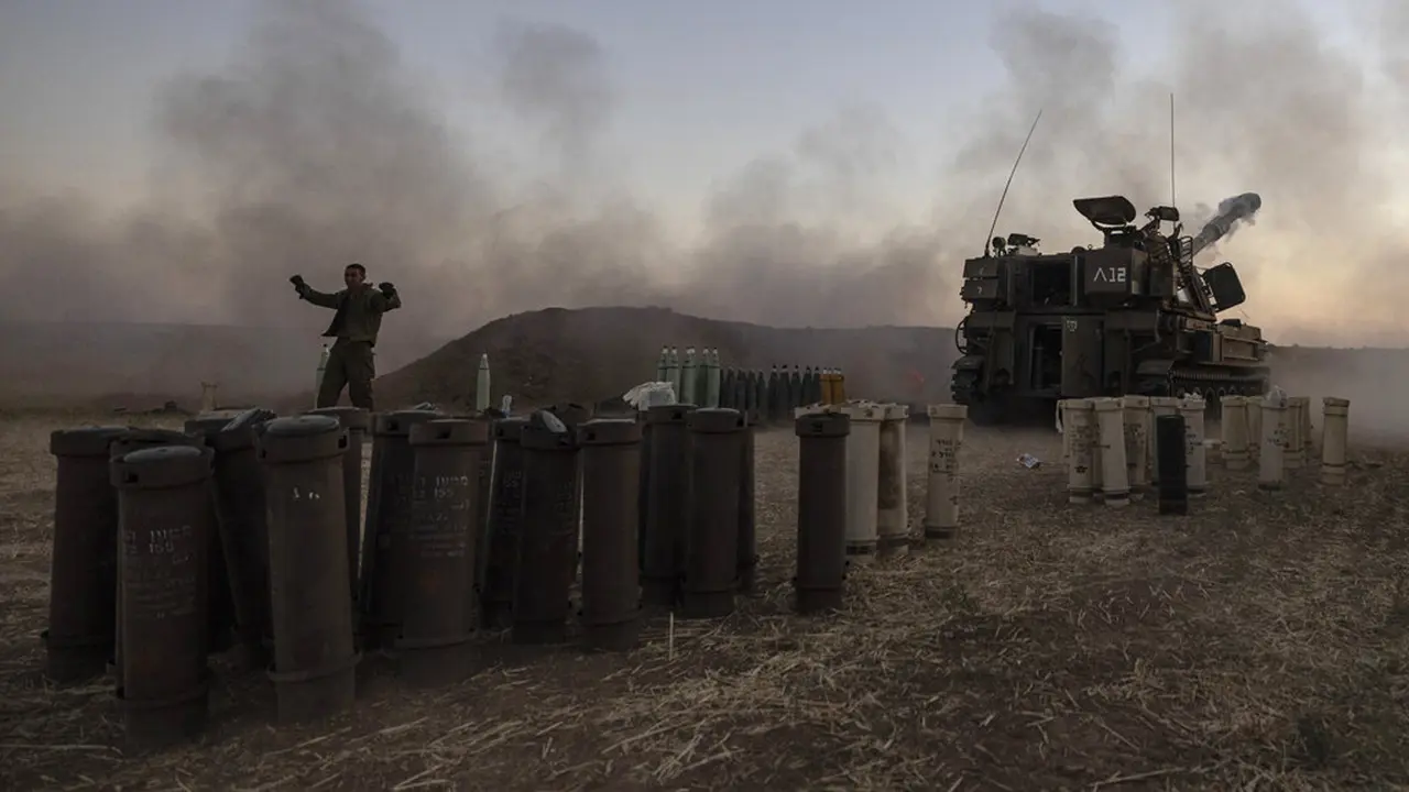 FOTO: Unit Artileri Israel Bombardir Jalur Gaza