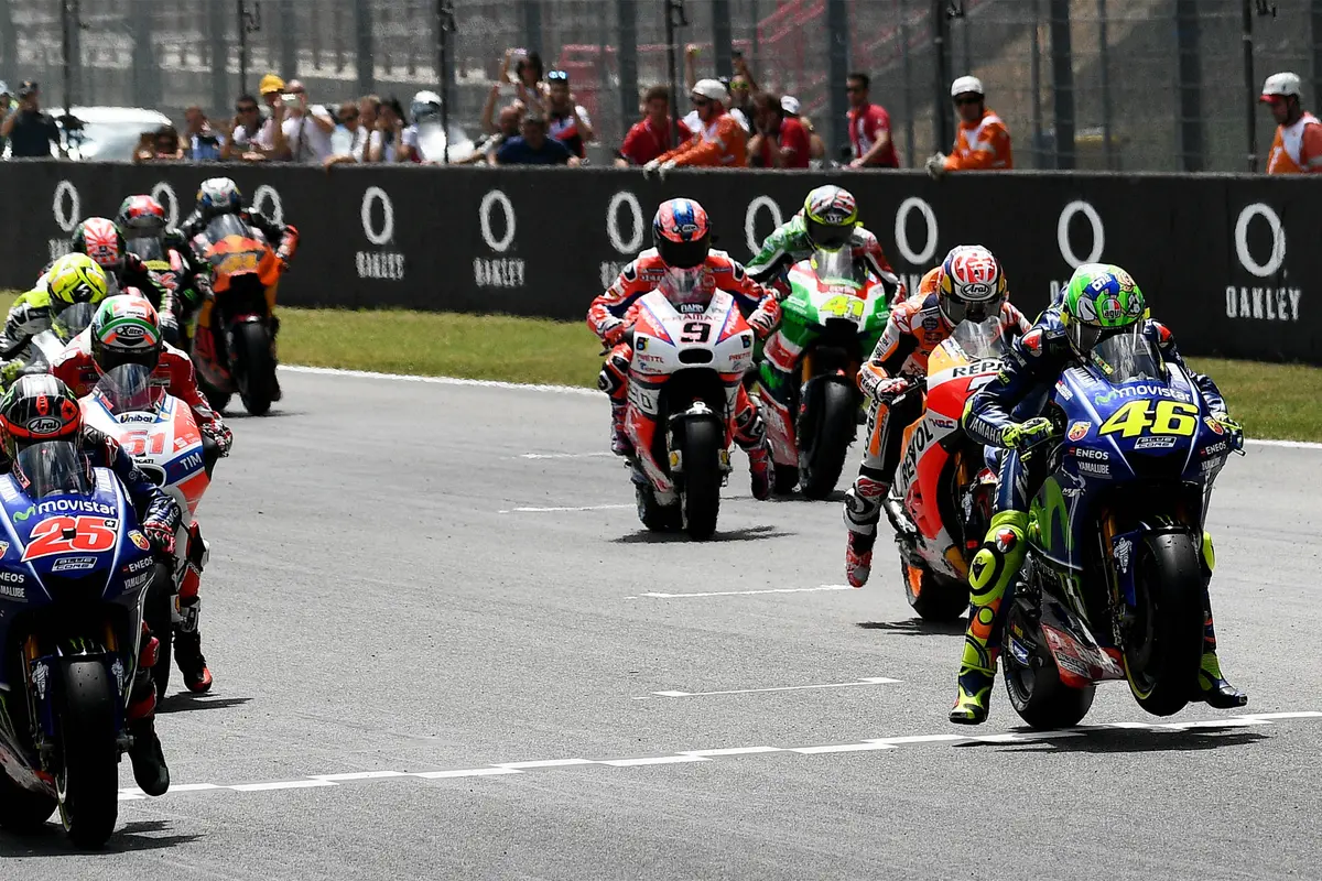FOTO: Dovizioso Rajai MotoGP Italia, Rossi Gagal Podium