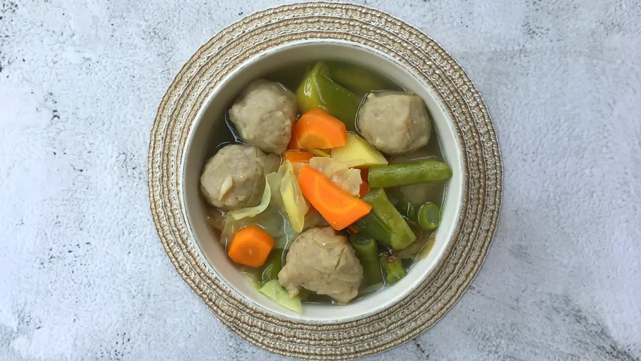 Ilustrasi Olahan Bakso dan Sayur