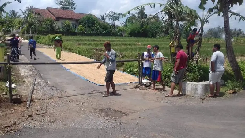 Desa Purwonegoro, Banjarnegara menerapkan "lockdown" selama 14 hari terhitung sejak 26 Maret 2020. (Dok. Renda Sabita untuk Liputan6.com/Galoeh Widura)