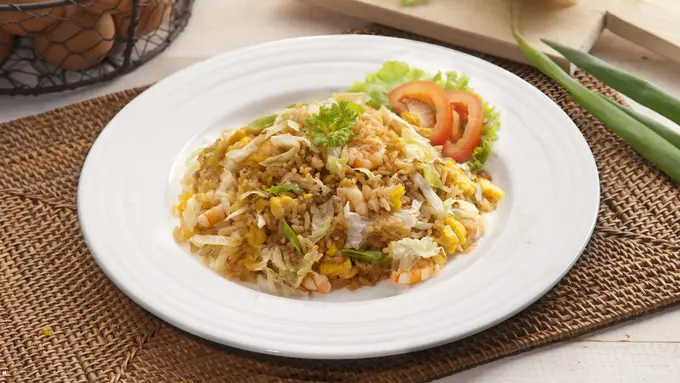 [Bintang] Begini Cara Masak Nasi Goreng Hong Kong yang Lezat, Yuk Dicoba
