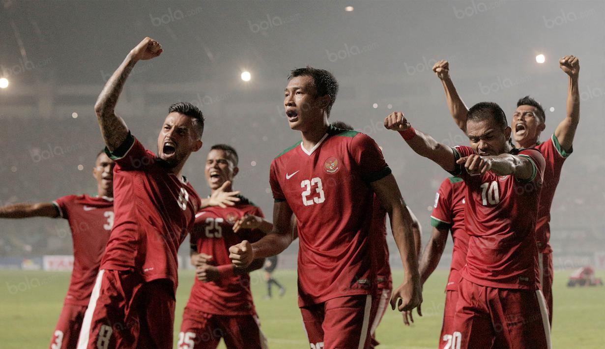Gol ini merupakan yang kedua bagi Hansamu Yama pada ajang Piala AFF 2016, setelah sebelumnya mencetak gol saat laga semifinal melawan Vietnam. (Bola.com/Peksi Cahyo)