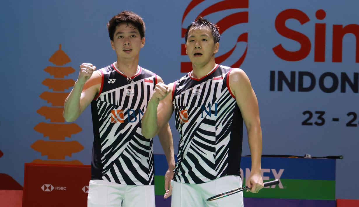 Unggulan pertama di ganda putra, pasangan Indonesia Kevin Sanjaya/Marcus Gideon lolos ke perempatfinal usai melewati hadangan pasangan Korea Selatan, Choi Sol-gyu/Kim Won-ho dalam babak 16 Besar Turnamen Bulu Tangkis Indonesia Open 2021, Kamis (25/11/2021). (Dok. PBSI)